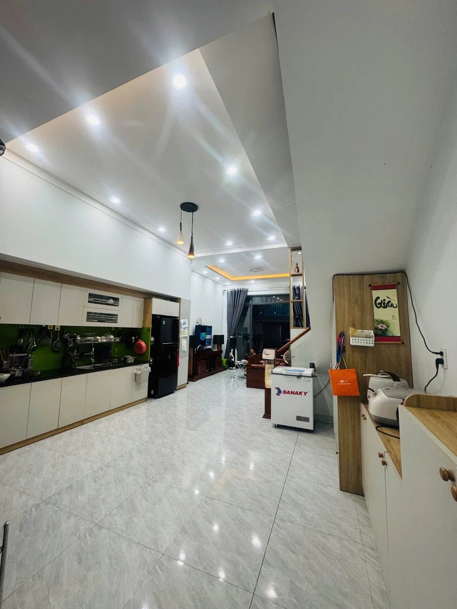 Bán nhà 3PN Nguyễn Văn Cừ 103m² giá 3,2 tỷ - Ảnh thu nhỏ 2