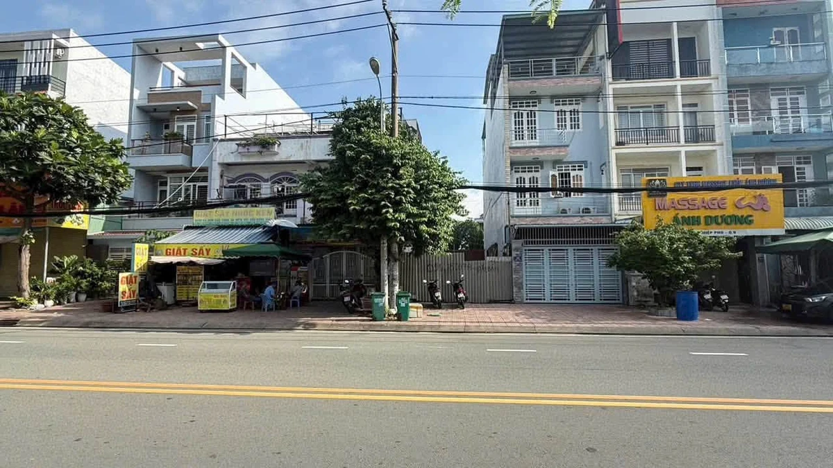 Bán đất mặt tiền đường D2 130m2 thổ cư tặng nhà 1 trệt 2 lầu, Hiệp Phú, Thủ Đức - Ảnh thu nhỏ 2