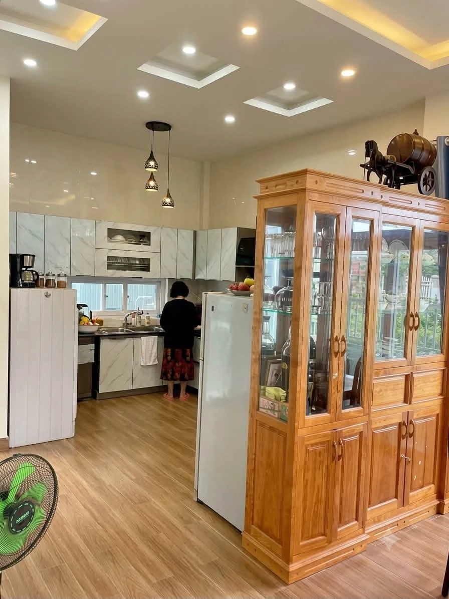 Bán villa sổ riêng 200m² đường Nam Hồ, Phường 11, Đà Lạt giá 10 tỷ - Ảnh thu nhỏ 2