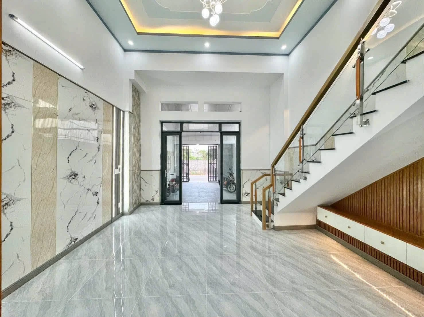Bán nhà cấp 4 gác lửng mặt tiền đường Vũng Việt, Dĩ An, Bình Dương, 123m2, hơn 5 tỷ - Ảnh 1