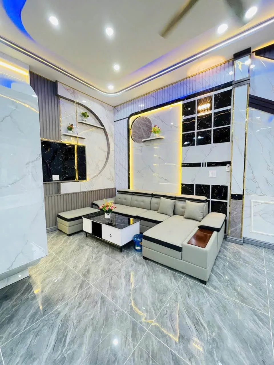 Bán nhà mặt tiền 4 tầng 7,3x7,5m đường Tân Thới Hiệp 14, Quận 12, giá 7,89 tỷ - Ảnh 1