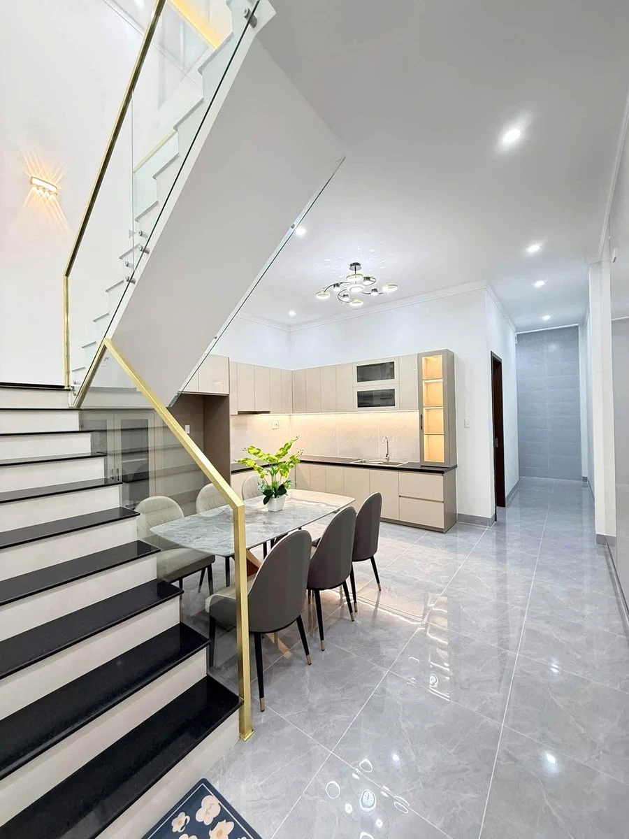 Bán nhà mới 5x19m, 3 phòng ngủ, hẻm chính 580 Lý Thái Tổ, giá 2,45 tỷ - Ảnh thu nhỏ 3