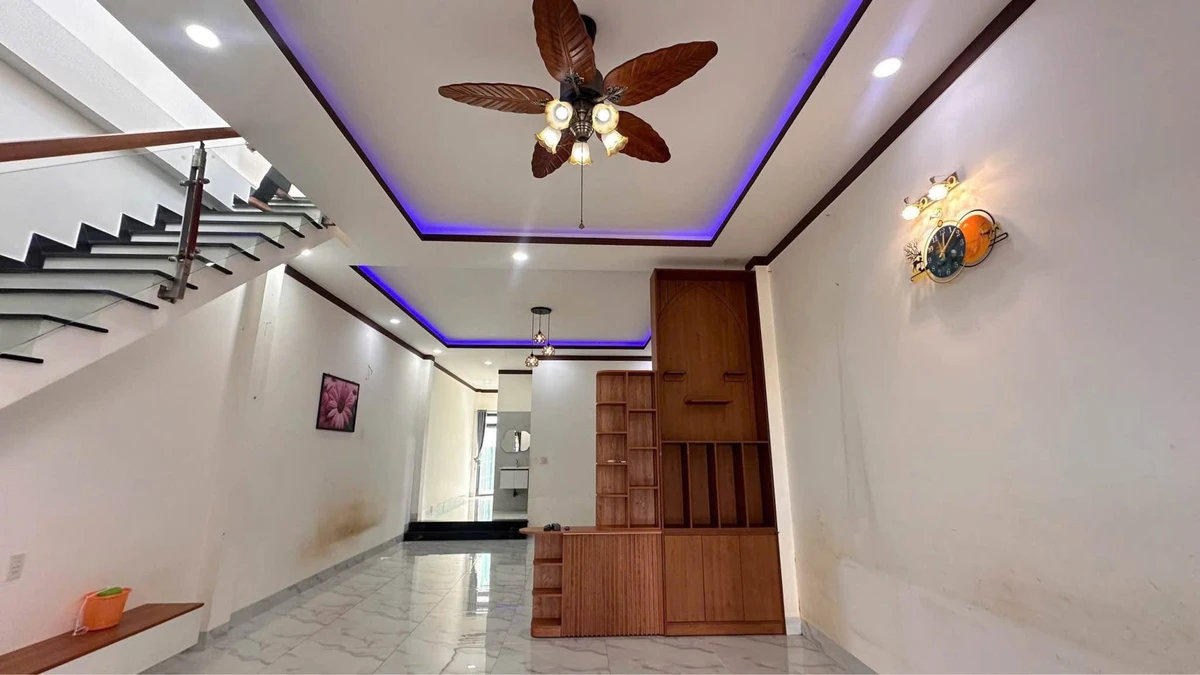 Bán nhà mê lửng 5x25m, 3 phòng ngủ, gần đường Y Wang, Cao Thành, Ea Kao, Đắk Lắk - Ảnh thu nhỏ 2