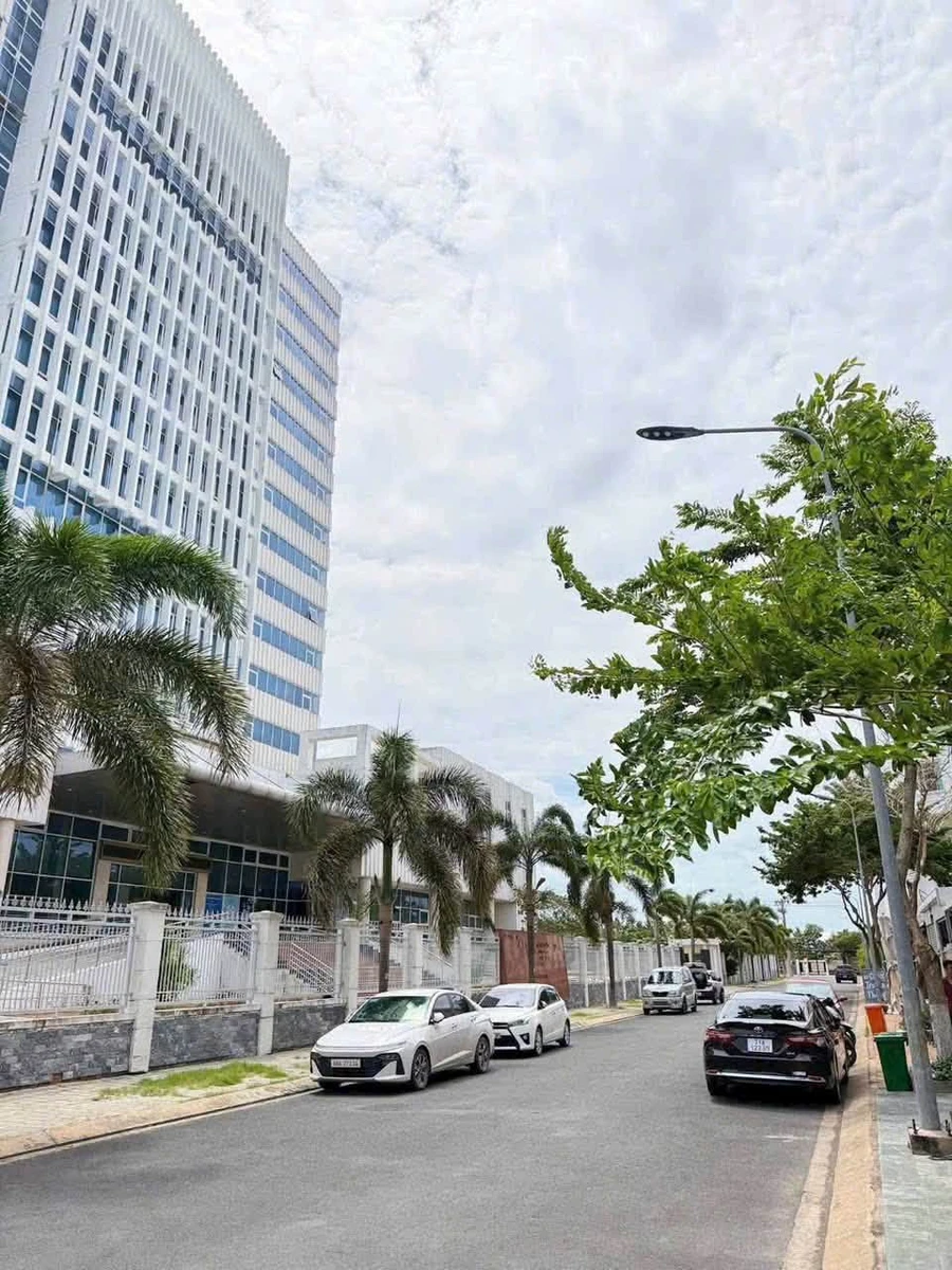 Bán nhà 1 trệt 2 lầu 112m2 sát 6 Sở, Quận 12 5.7 tỷ - Ảnh thu nhỏ 2