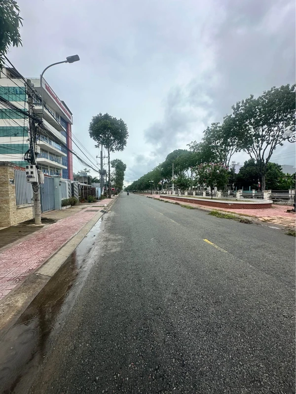 Nhà mặt tiền 200m² Nguyễn Văn Rành, Tân An, 4,1 tỷ