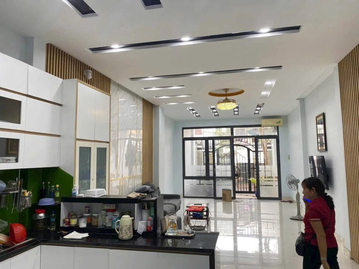 Bán nhà 1 trệt 3 lầu 123m² hẻm ô tô Nguyễn An Ninh, TP. Vũng Tàu, giá 10,3 tỷ - Ảnh thu nhỏ 2