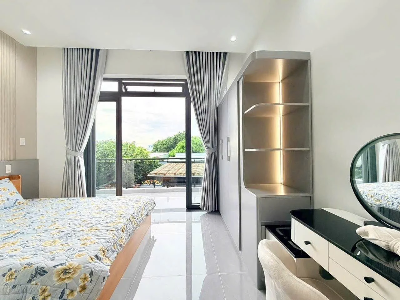 Bán biệt thự mini 8x19m, 4PN, hẻm xe hơi Đông Thạnh, Hóc Môn, giá 7,49 tỷ - Ảnh 1
