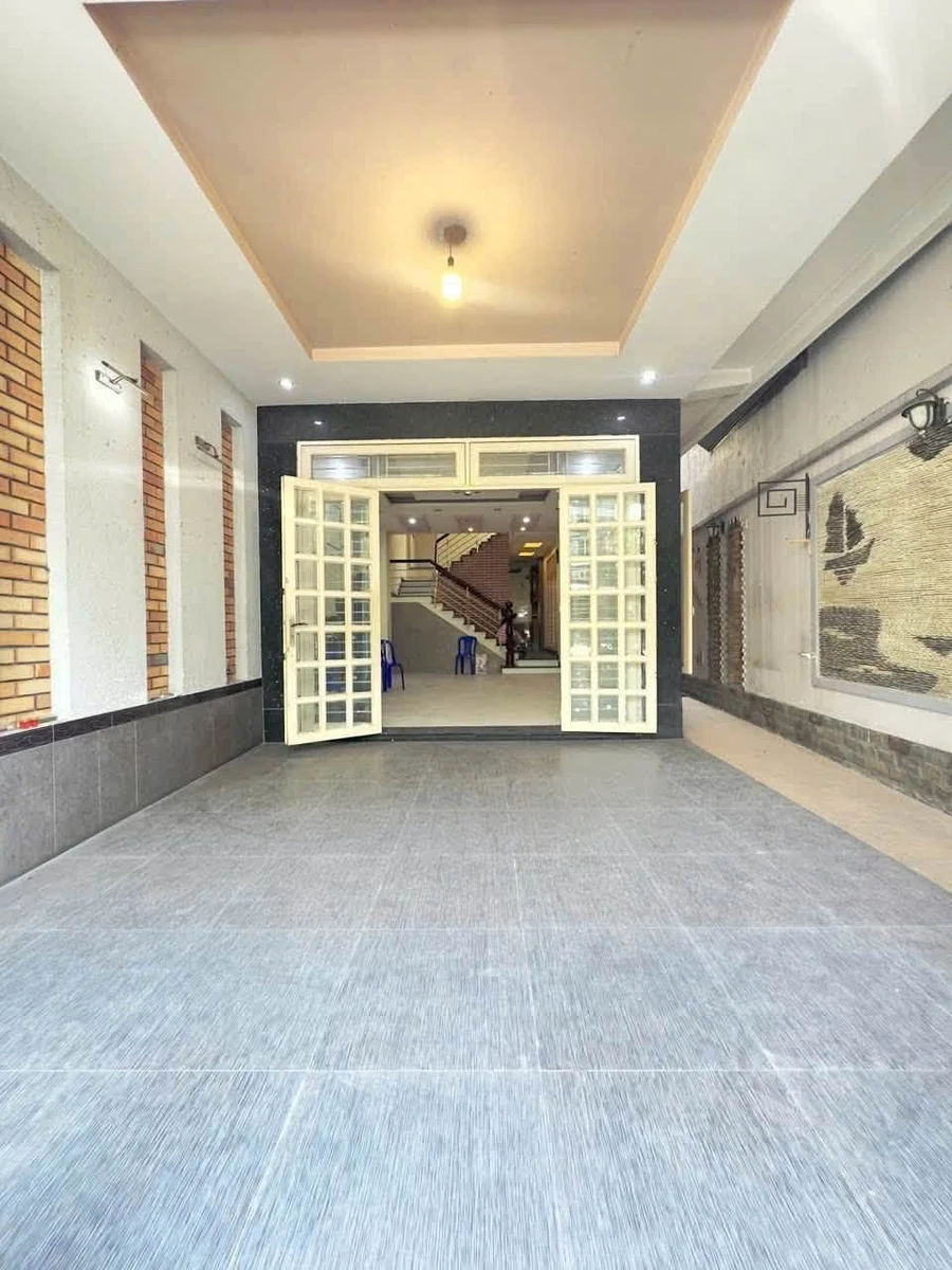 Bán biệt thự 3 tầng 133m2 hẻm xe hơi khu Phạm Văn Hai, Tân Bình giá 20 tỷ - Ảnh thu nhỏ 3