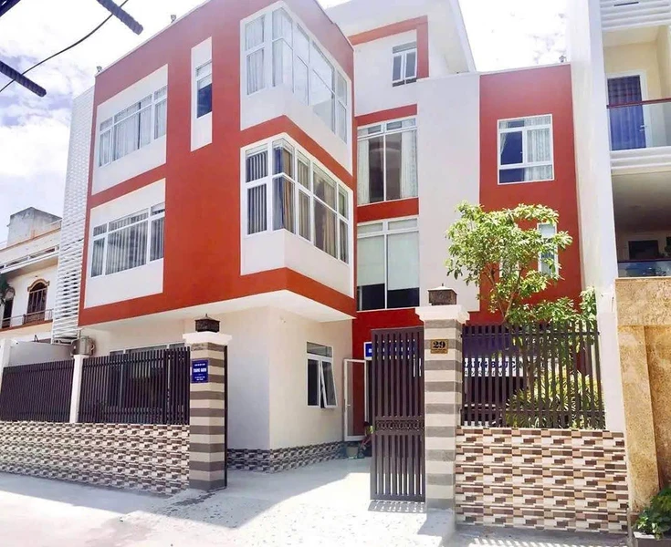 Bán tòa căn hộ 8 căn mặt tiền Châu Văn Liêm, Phước Long, Nha Trang 243 m² giá 26 tỷ