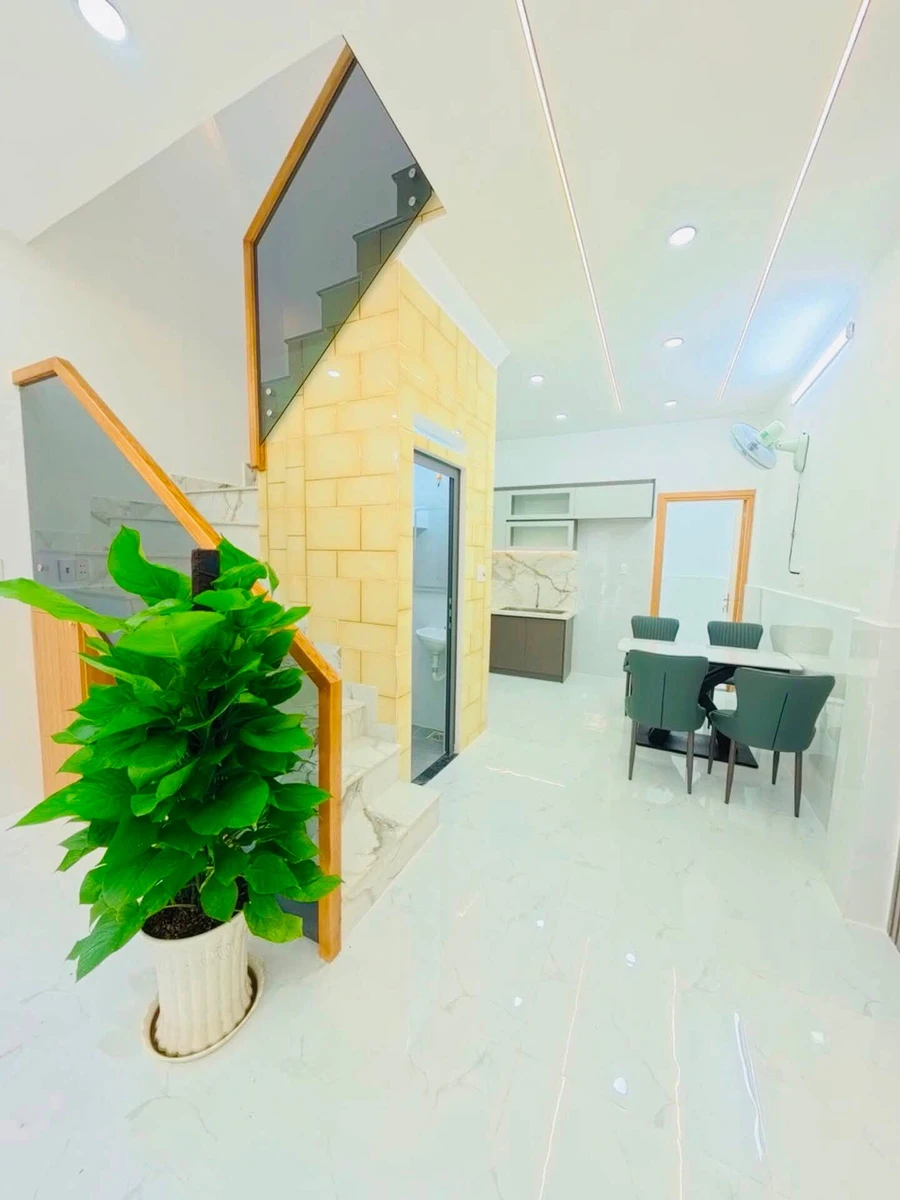 Bán nhà 2 tầng 55m2 hẻm xe hơi, 3PN, full nội thất, giáp Tỉnh Lộ 10 khu Tên Lửa - Ảnh thu nhỏ 2