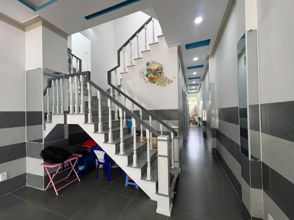 Bán nhà 1 trệt 2 lầu view biển Phan Thiết 80m2 - 4 tỷ 8 - Ảnh thu nhỏ 4