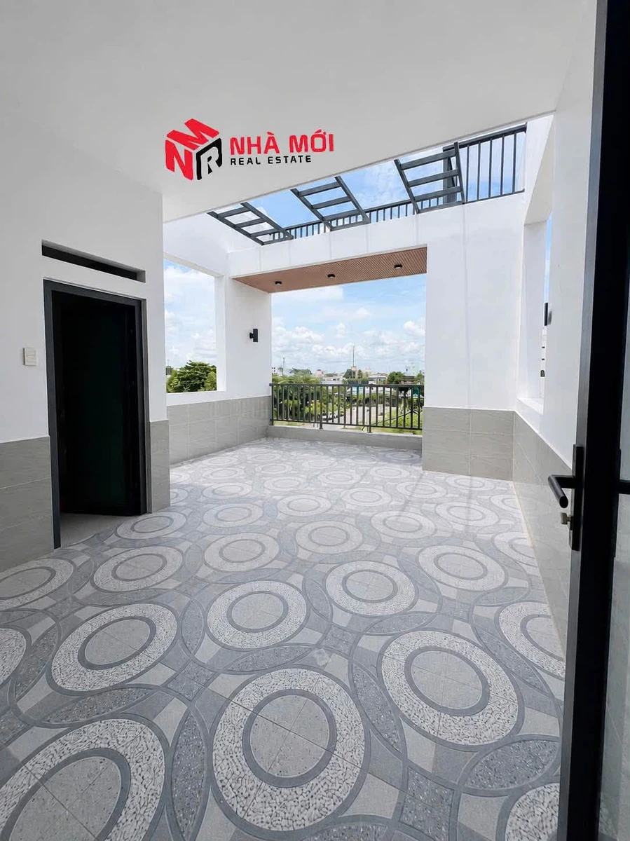Bán nhà 2 lầu 120m² mặt đường 24m, full nội thất, Bình Chánh - Ảnh thu nhỏ 2