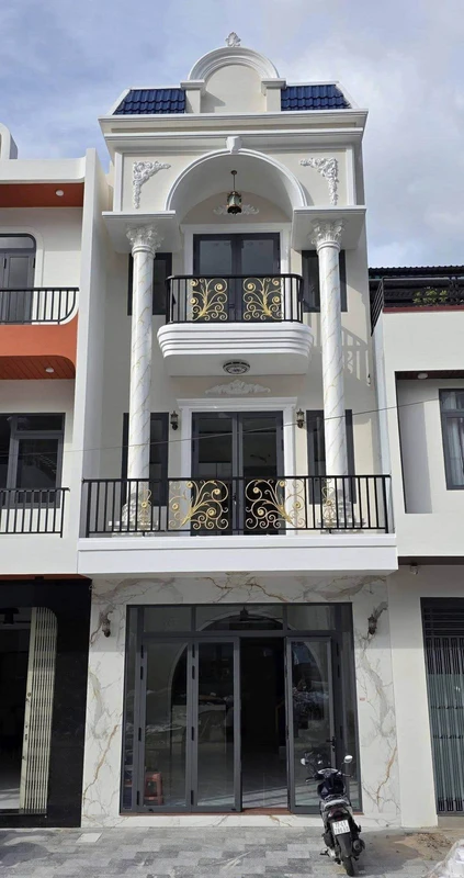 Bán nhà mặt tiền 3 tầng 80m2, 6 tỷ 4 Quy Nhơn