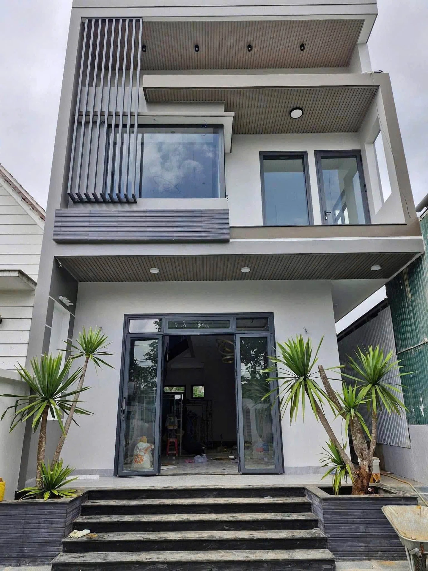 Bán nhà 90m2, 3 phòng ngủ, sân xe hơi, gần chợ Tân Bình, Phường Tân Triều - Ảnh 1