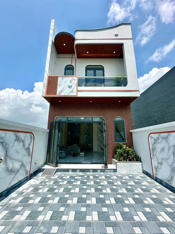 Bán nhà mặt tiền đường Nguyễn Văn Thậm 5.5x20m, 3PN, giá 2,98 tỷ, Cần Giuộc