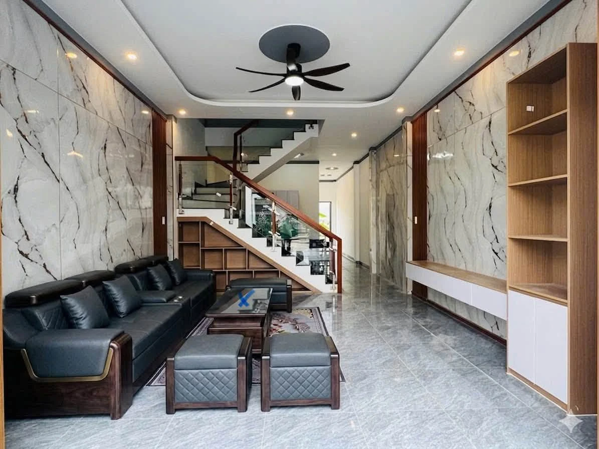 Bán nhà 1 trệt 1 lầu 3PN 97.4m² Hòa Lợi Bến Cát 2.35 tỷ - Ảnh thu nhỏ 2