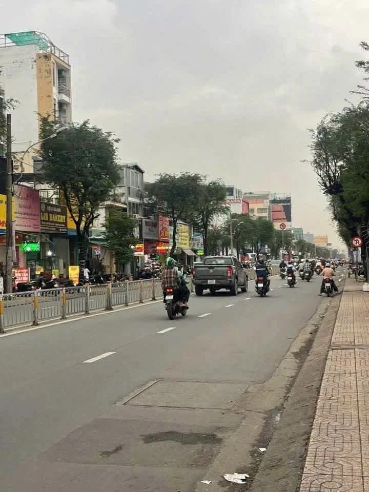 Bán nhà mặt tiền Trường Chinh 187m2 Tân Bình - Ảnh thu nhỏ 3
