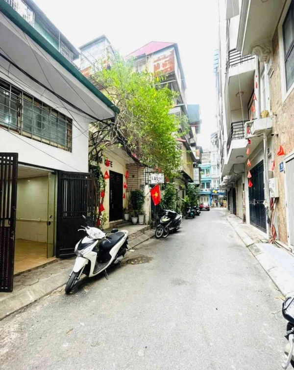 Bán nhà 2 tầng mặt tiền Phan Chu Trinh, 30m2, 2,85 tỷ 2phut