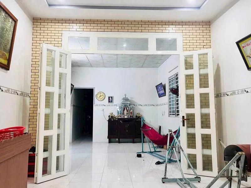 Bán nhà mặt tiền Hoàng Lê Kha Tây Ninh 4.8 tỷ