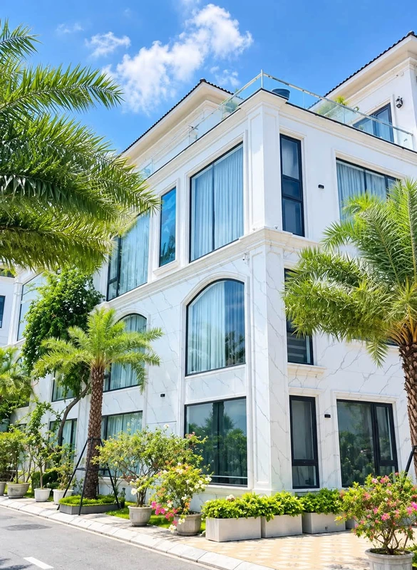 Bán biệt thự view vịnh 300m2, 4 tầng, giá 2 tỷ