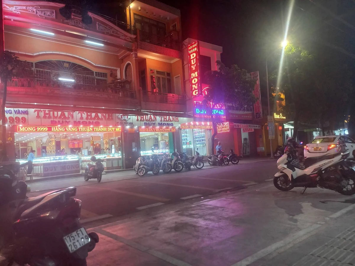 Bán nhà 2,5 tầng mặt tiền 140m² Huế 13,5 tỷ - Ảnh 1