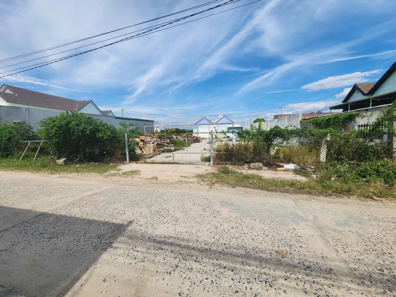 Bán lô đất mặt tiền Dã Tượng gần biển Nha Trang 426m² giá 6 tỷ