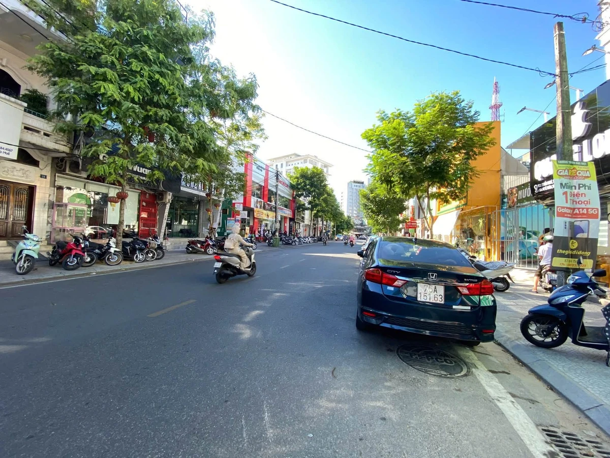 Bán mặt tiền 433,8m2 Bến Nghé Huế, gần Vincom - Ảnh 1
