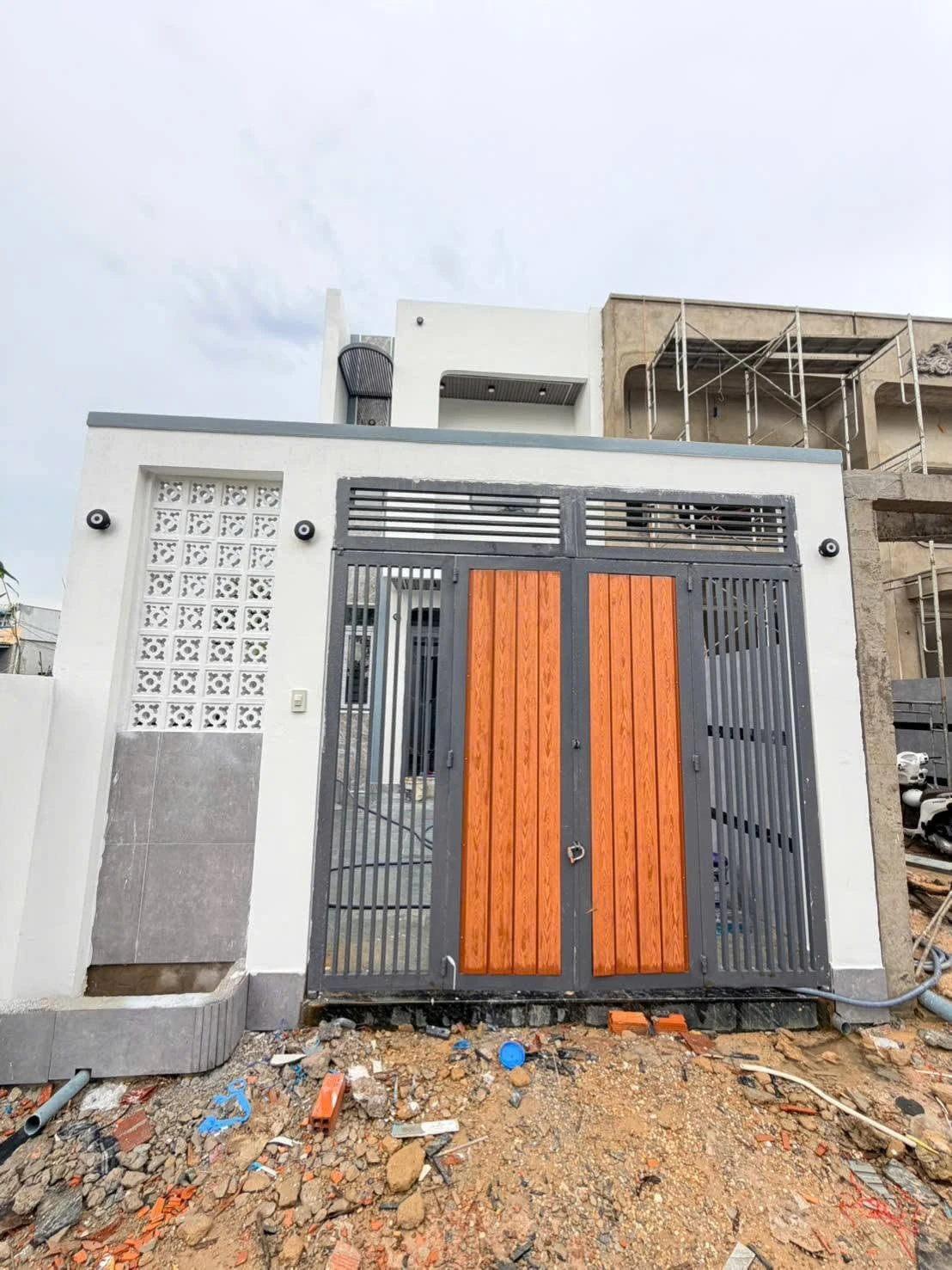 Bán nhà 3PN Mỹ Hạnh Nam 92m2 2 tỷ 150 triệu - Ảnh 1