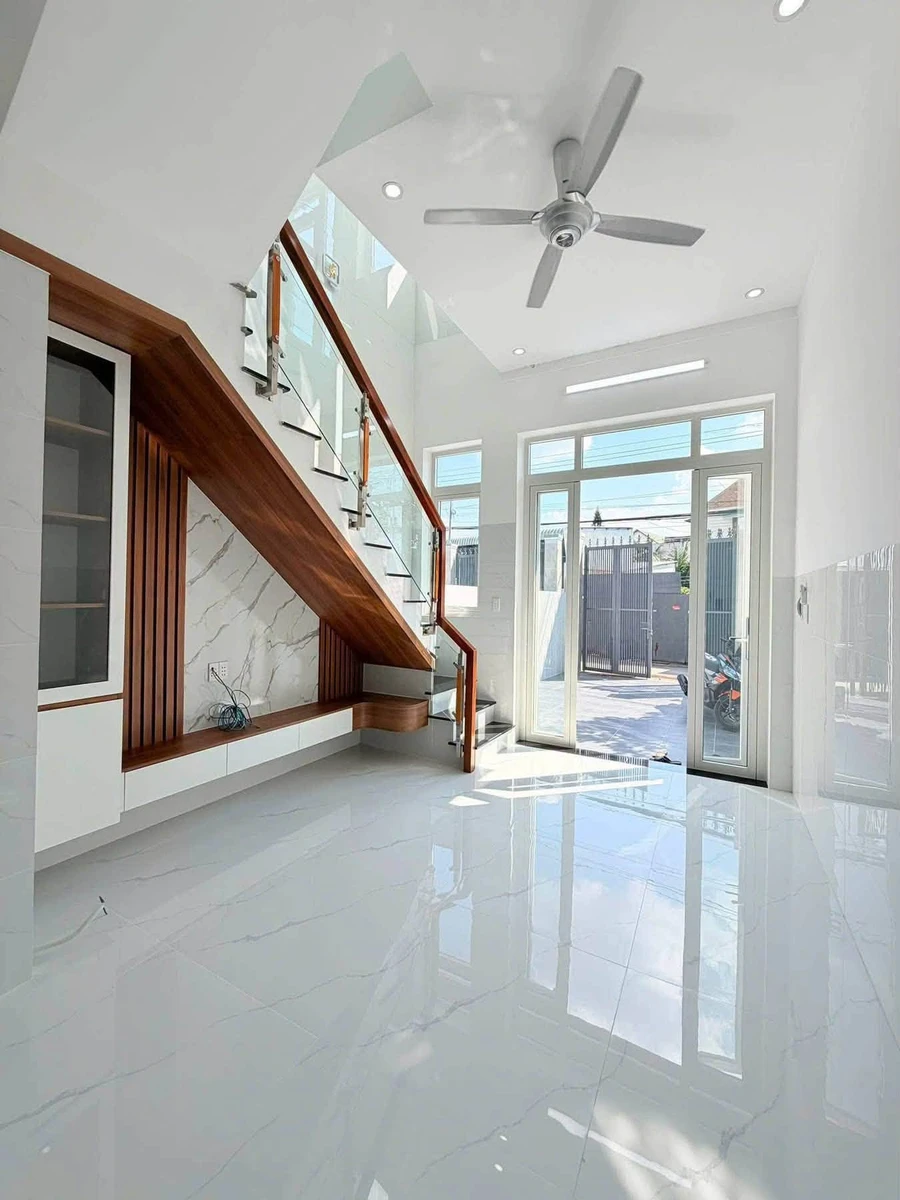 Bán nhà trệt lầu 3PN Thủ Dầu Một 73.6m2, 2.65 tỷ - Ảnh thu nhỏ 2