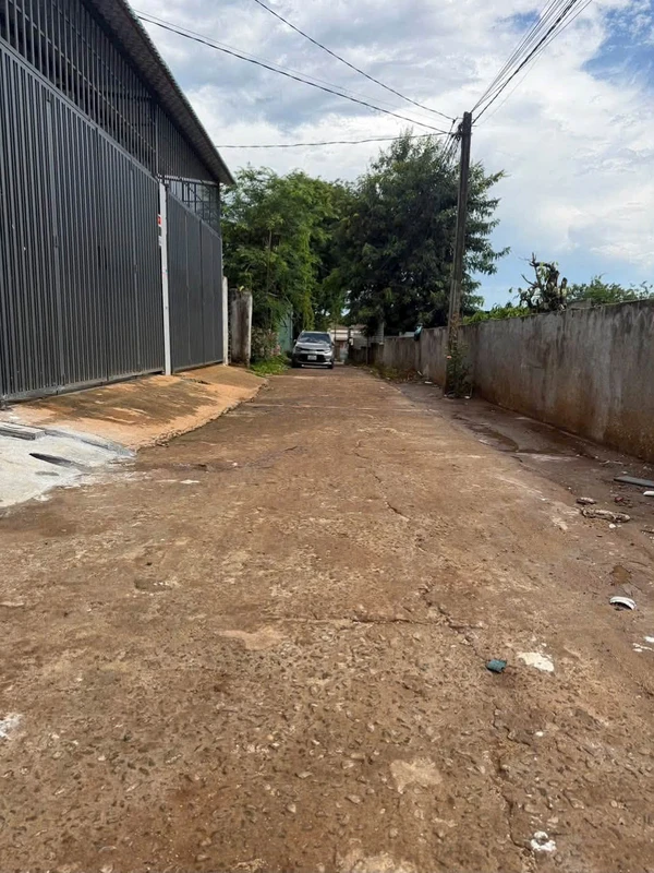Bán nhà 3 lầu 70m² Quận 12, hơn 2 tỷ lk49