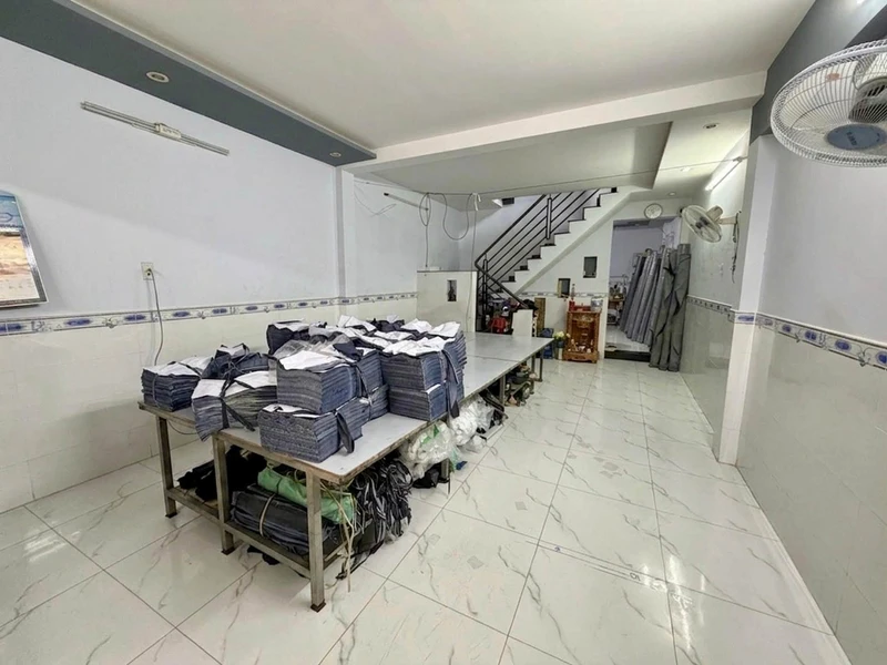 Bán nhà mặt phố Lê Thánh Tông 100m², 4 PN, 3,5 tầng, 10,5 tỷ 280kw