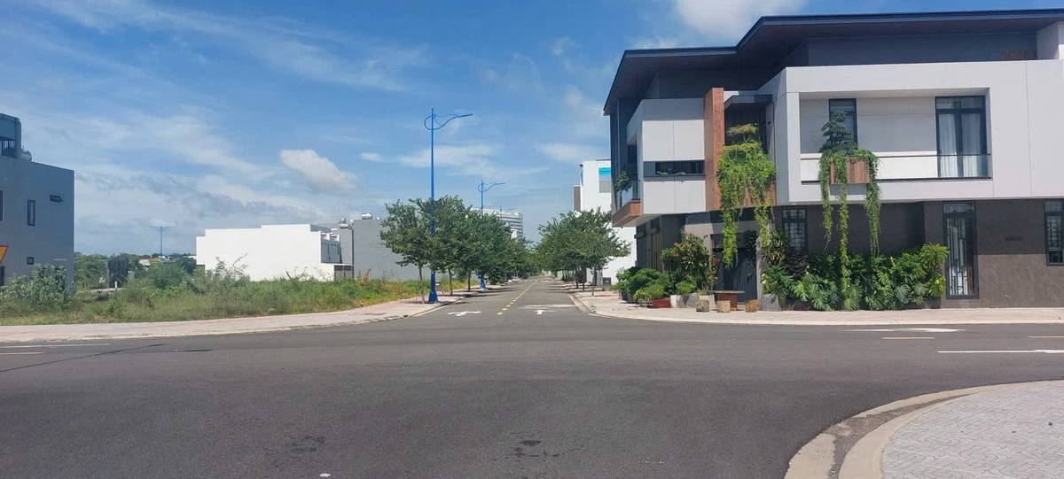 Bán đất lô góc 2 mặt tiền 135m2 khu TĐC Hòa Long, TP. Bà Rịa, giá 2,95 tỷ - Ảnh 1