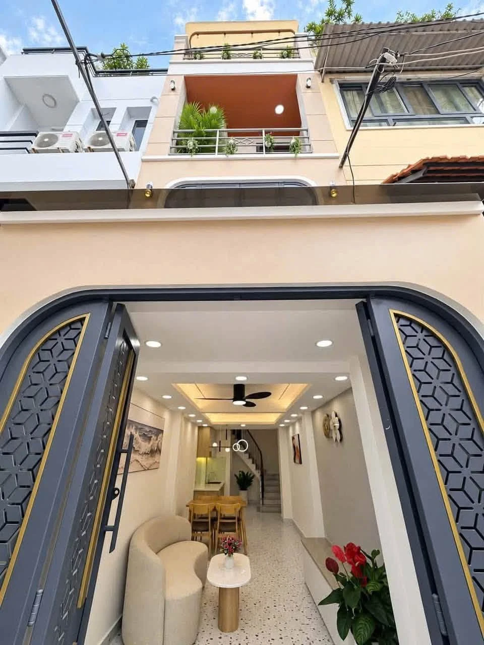 Bán nhà mặt tiền 4 tầng 32m2 Bình Thạnh 5 tỷ - Ảnh 1
