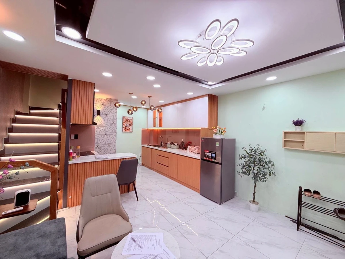 Bán nhà 3 tầng 30m2, 2 phòng ngủ, full nội thất, gần Phan Xích Long, Phú Nhuận - Ảnh thu nhỏ 3