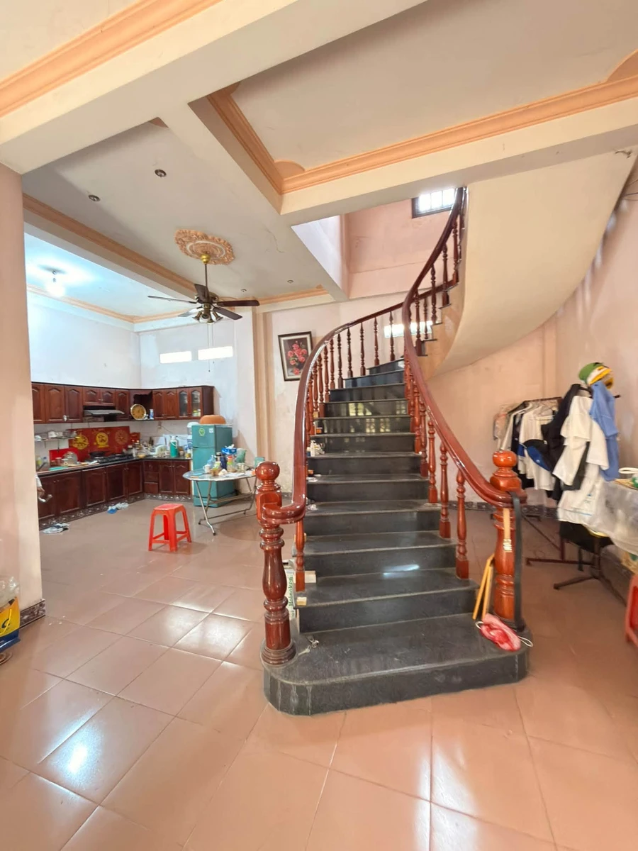 Bán gấp biệt thự 12x31m 6 phòng ngủ trung tâm Biên Hòa, gần AEON Mall, Đồng Nai - Ảnh thu nhỏ 2