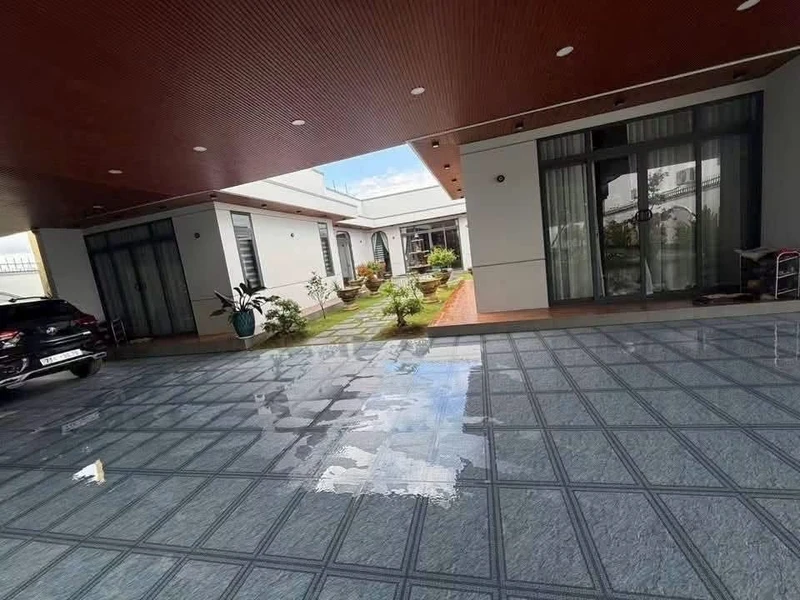Bán nhà sân vườn 905m² 3 PN 5 WC Bến Tre 8 tỷ 500 triệu