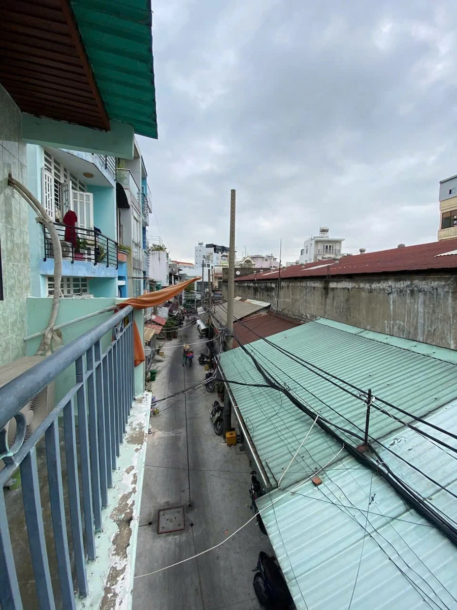 Bán nhà hẻm 6m Đội Cung Quận 11, trệt 2 lầu, 2PN, giá 3,1 tỷ - Ảnh 1