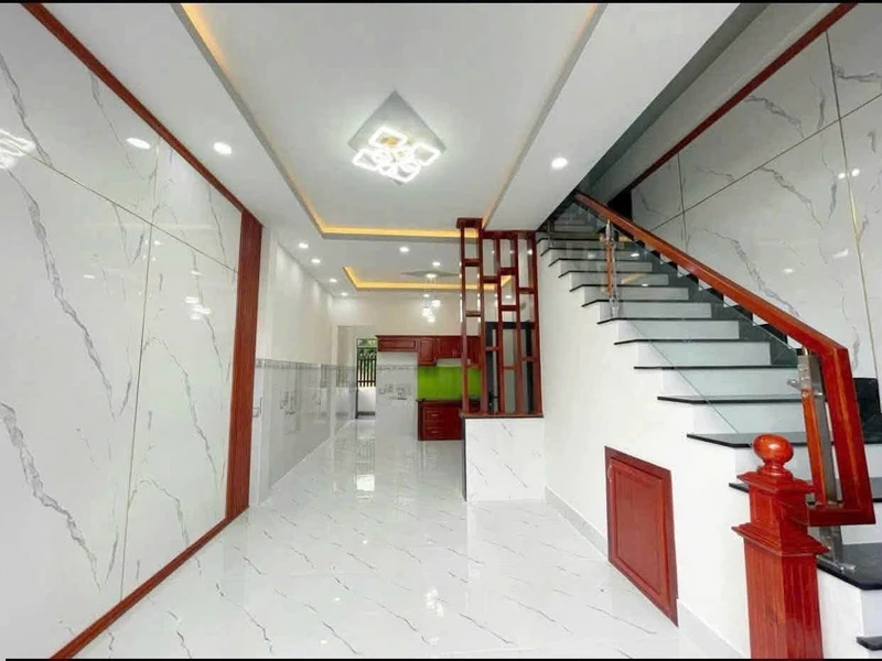 Bán nhà 1 trệt 1 lầu 3PN, 80m2 hoàn công, trung tâm thị trấn Đức Hòa, Long An
