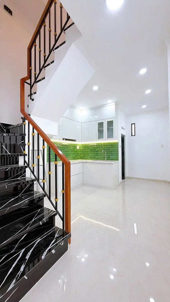 Bán nhà 3 phòng ngủ 65.8m² Đoàn Văn Bơ Quận 4 - Ảnh thu nhỏ 4