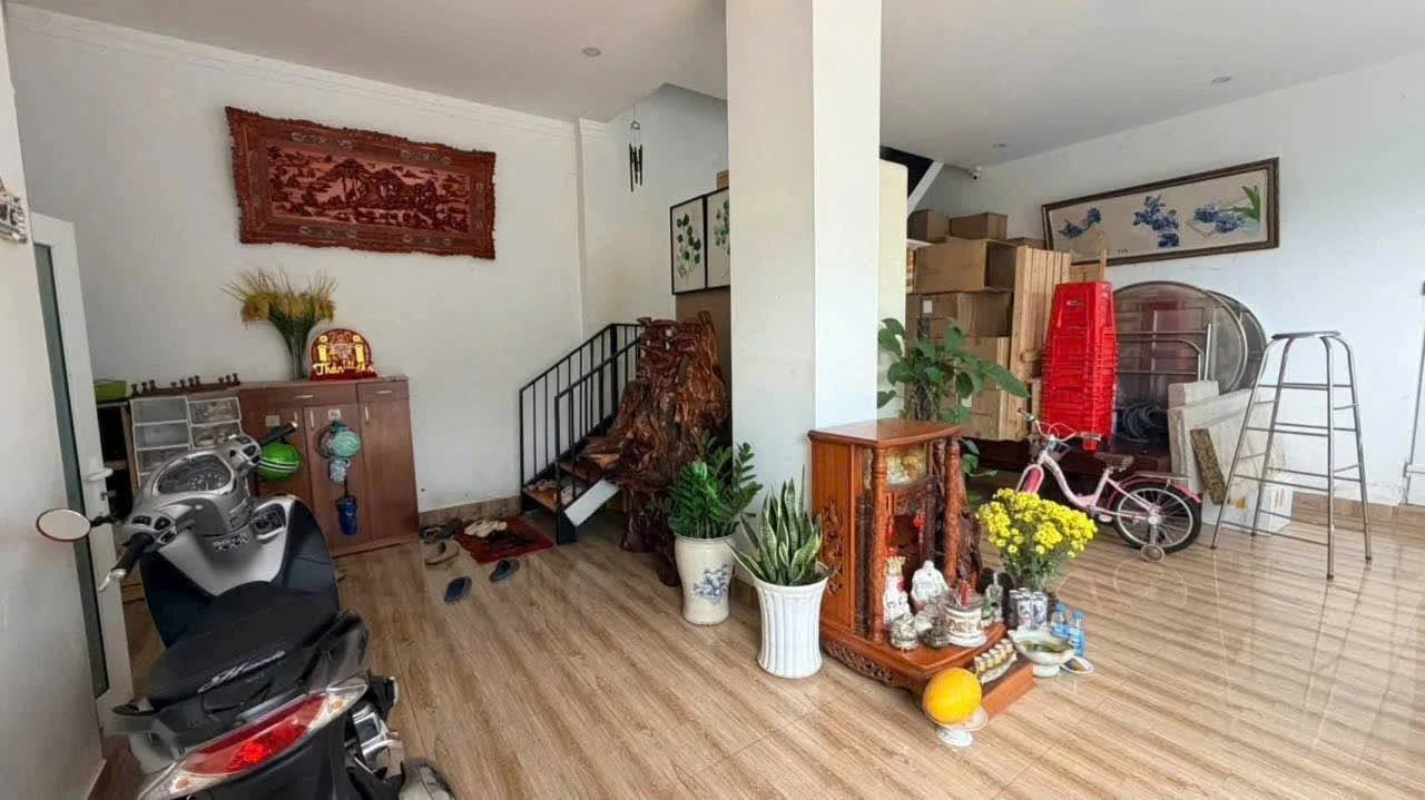 Bán nhà lầu góc 2 mặt tiền 160m2 Buôn Ma Thuột 16 tỷ - Ảnh 1