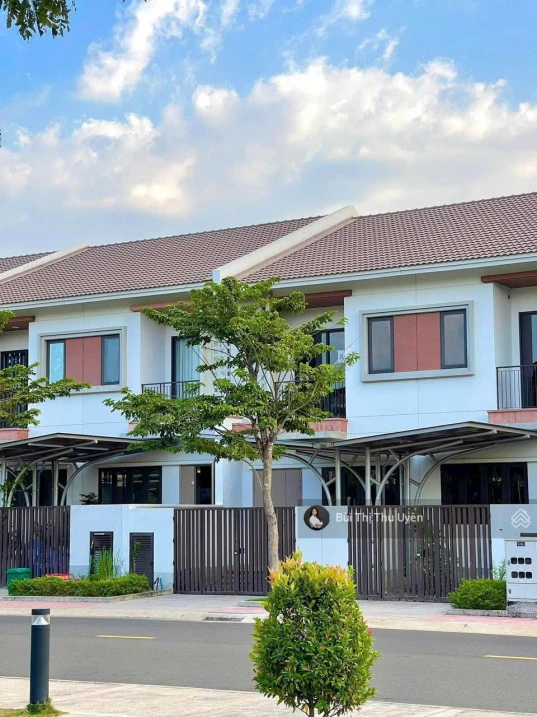 Chủ nhà cần bán gấp căn Sun Casa 2 tầng sổ hồng sẵn chỉ 2,9 tỷ - Ảnh 1