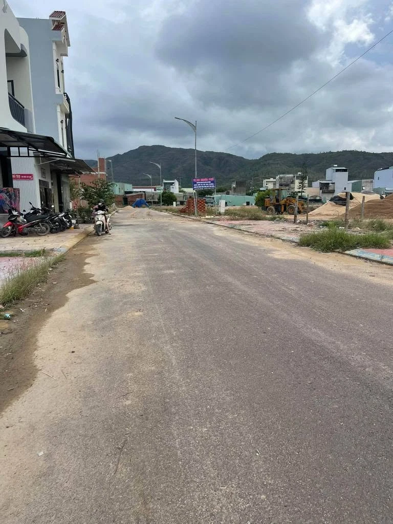 Bán đất mặt tiền 100m2 khu Trường Cao đẳng Bình Định, Nhơn Phú, giá 2,25 tỷ - Ảnh thu nhỏ 2