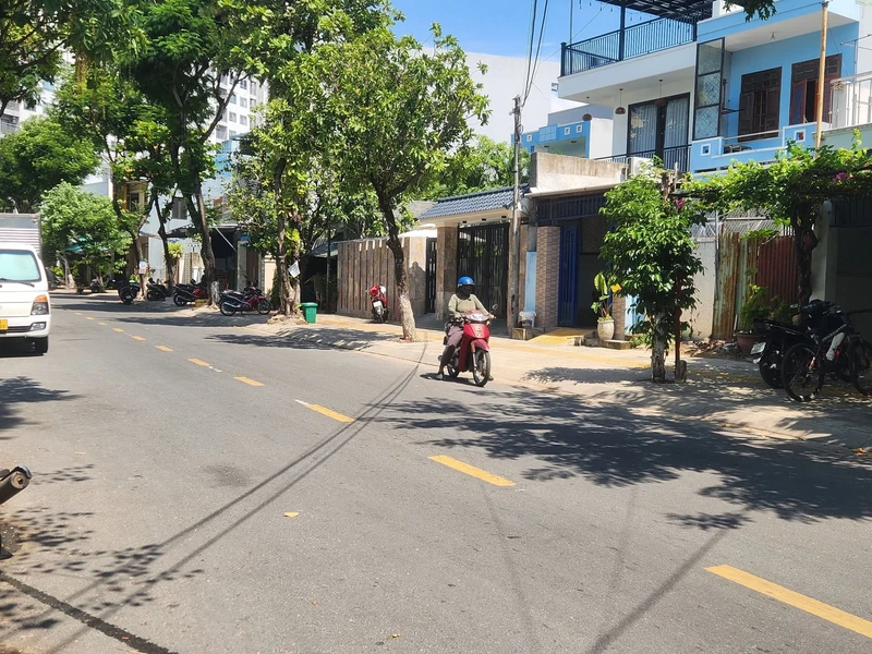 Bán nhà mê lửng 2 mặt tiền 4,67×13,7m Trương Công Định 17x19
