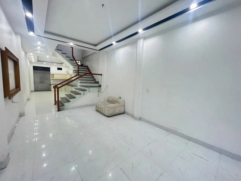 Bán nhà 3 tầng 72m² gần Lê Lai, giá 3 tỷ