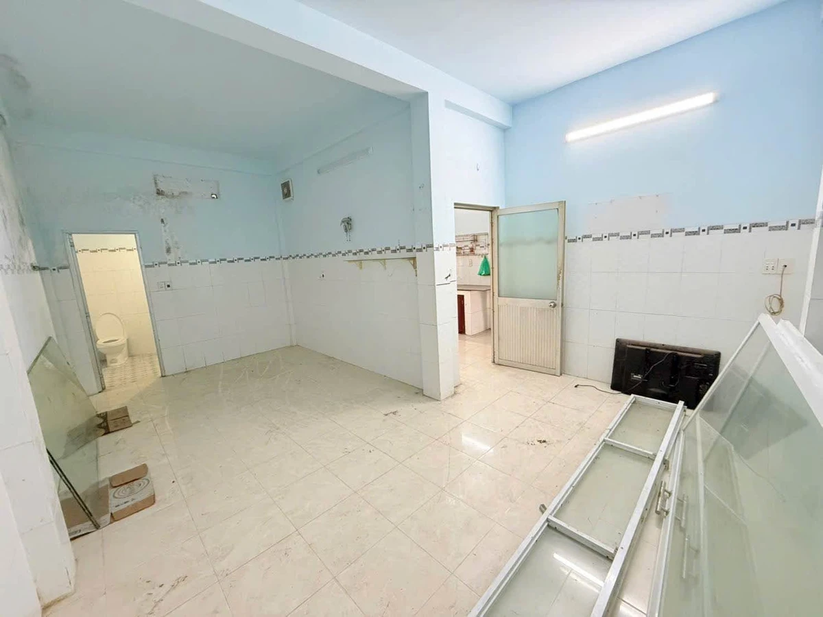 Cho thuê nhà mặt tiền đường Nguyễn Văn Siêu, 145m², 3 phòng ngủ, Bến Lức - Ảnh thu nhỏ 4