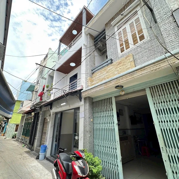 Cho thuê nhà phố 92m² 3PN full nội thất Mega Residence Quận 9, 20 triệu/tháng edanh