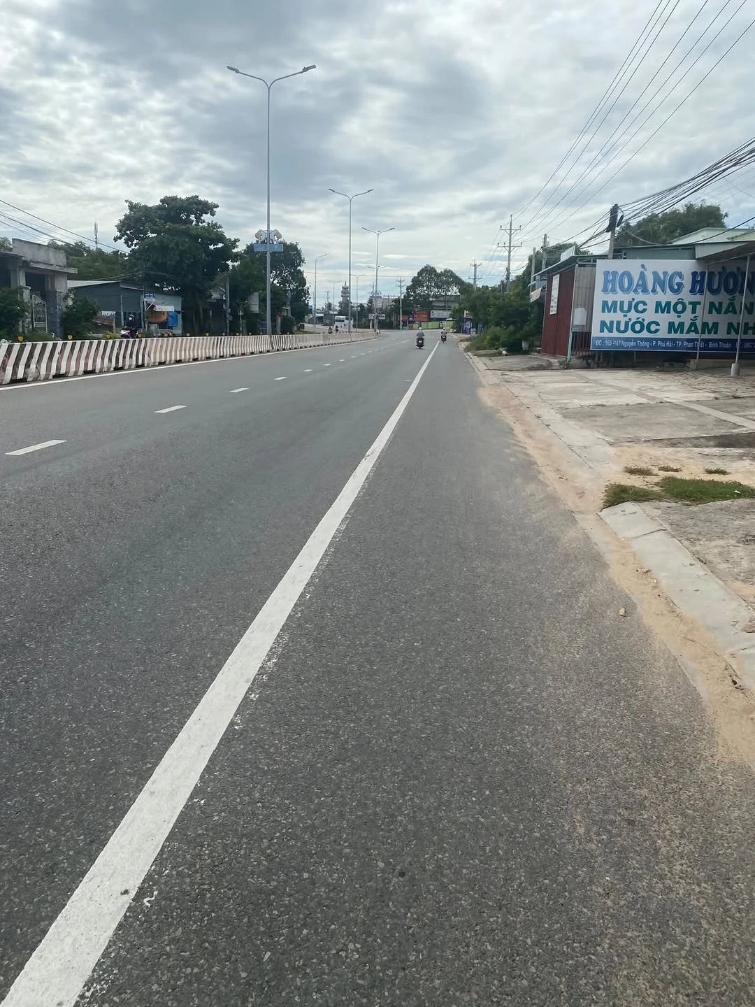 Bán nhà mặt tiền Nguyễn Thông 600m, gần biển 11 tỷ - Ảnh 1