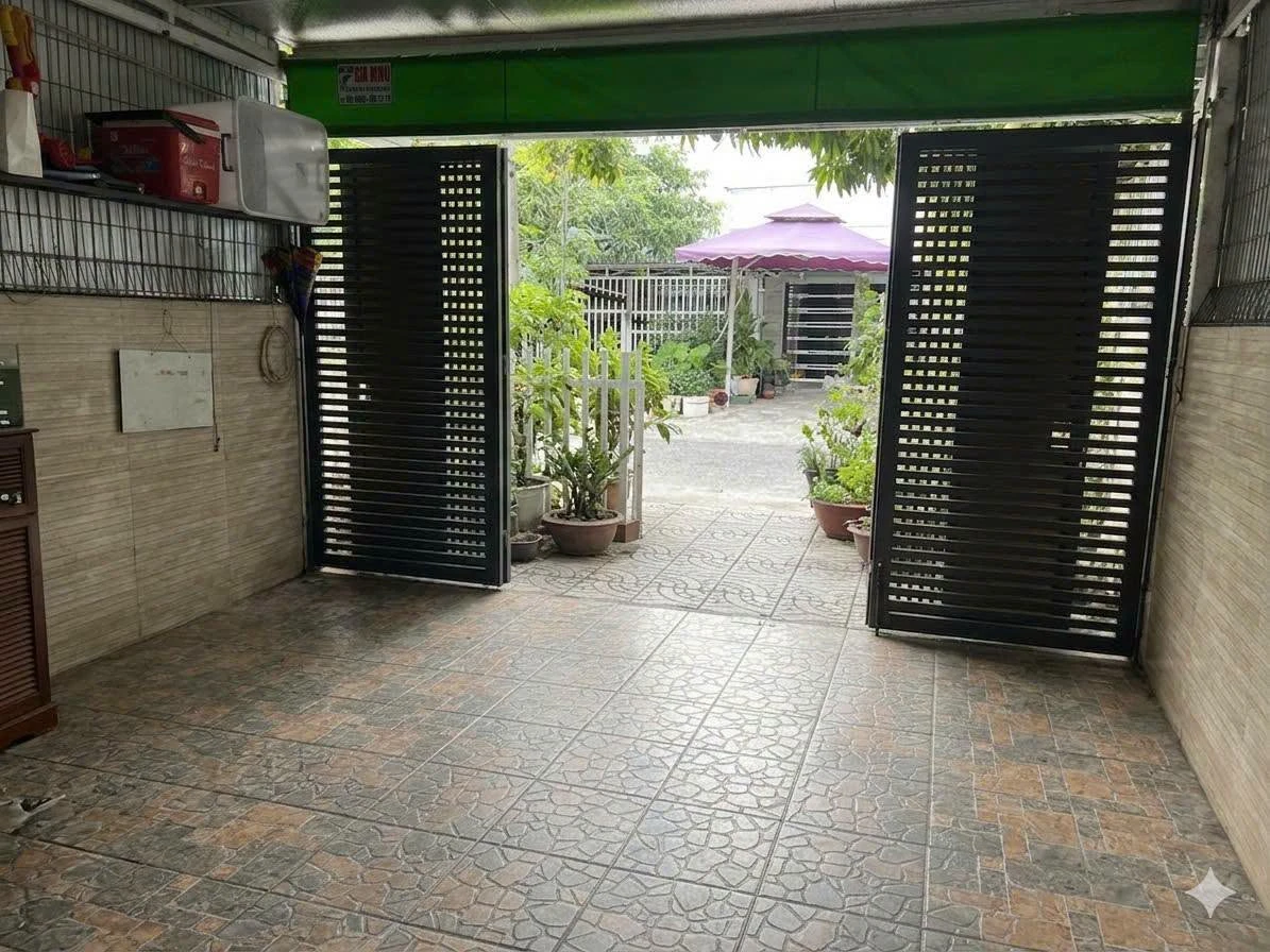 Bán nhà 1 trệt 1 lầu 4,5x15,5m, 4 phòng ngủ, KĐT Phú Cường, Rạch Giá giá 1,99 tỷ - Ảnh 1