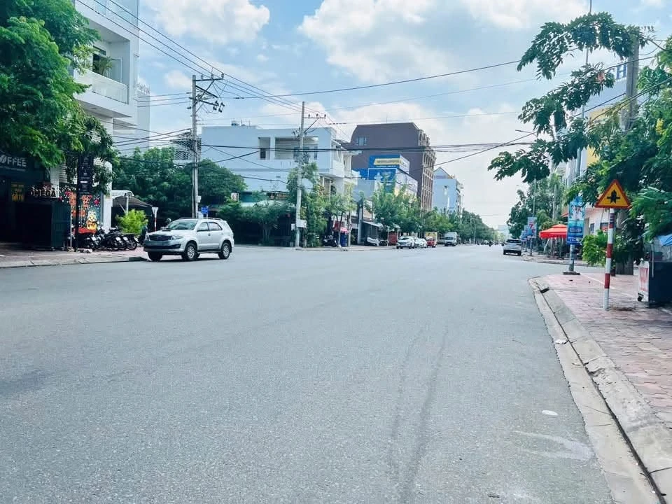 Bán lô đất mặt tiền Võ Văn Kiệt Phan Thiết 100m2, 5 tỷ 800 - Ảnh 1