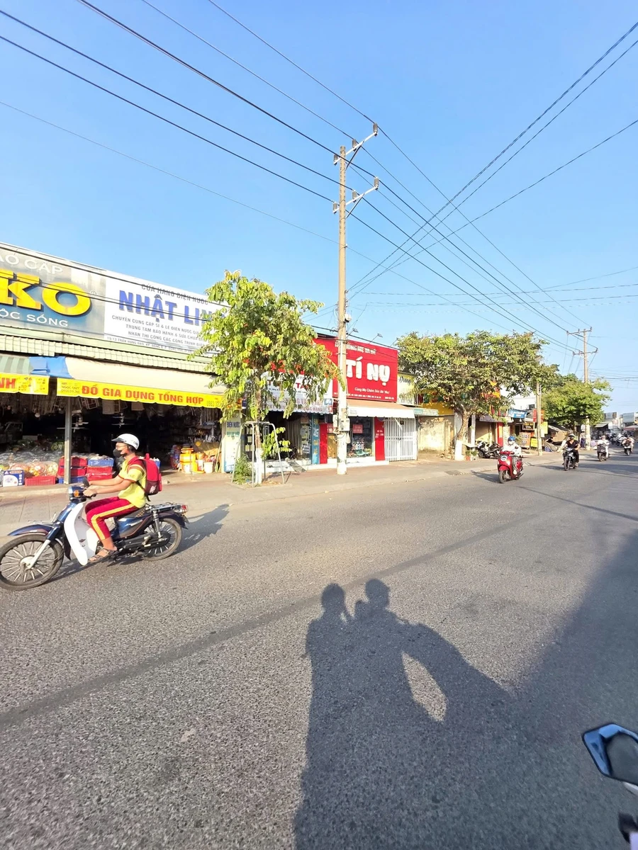 Bán nhà mặt tiền 112,5m² kinh doanh đường Trần Hưng Đạo Dĩ An 7,9 tỷ - Ảnh thu nhỏ 4